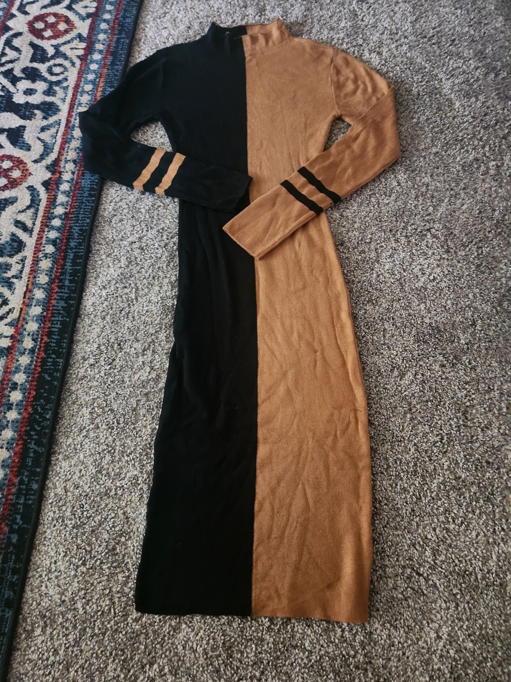 Colorblock Long Sleeve Knit Dress in Black and Camel